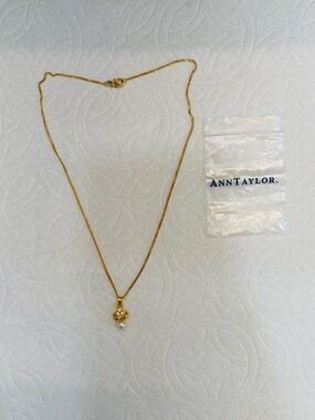 Ann Taylor Gold Pearl & Crystal Pendant Necklace Dainty Delicate
